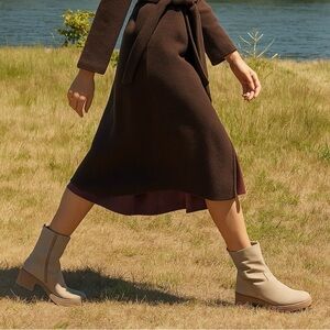 André Assous Gloria Suede Water Resistant Boots Sesame Beige Size 8 NWB